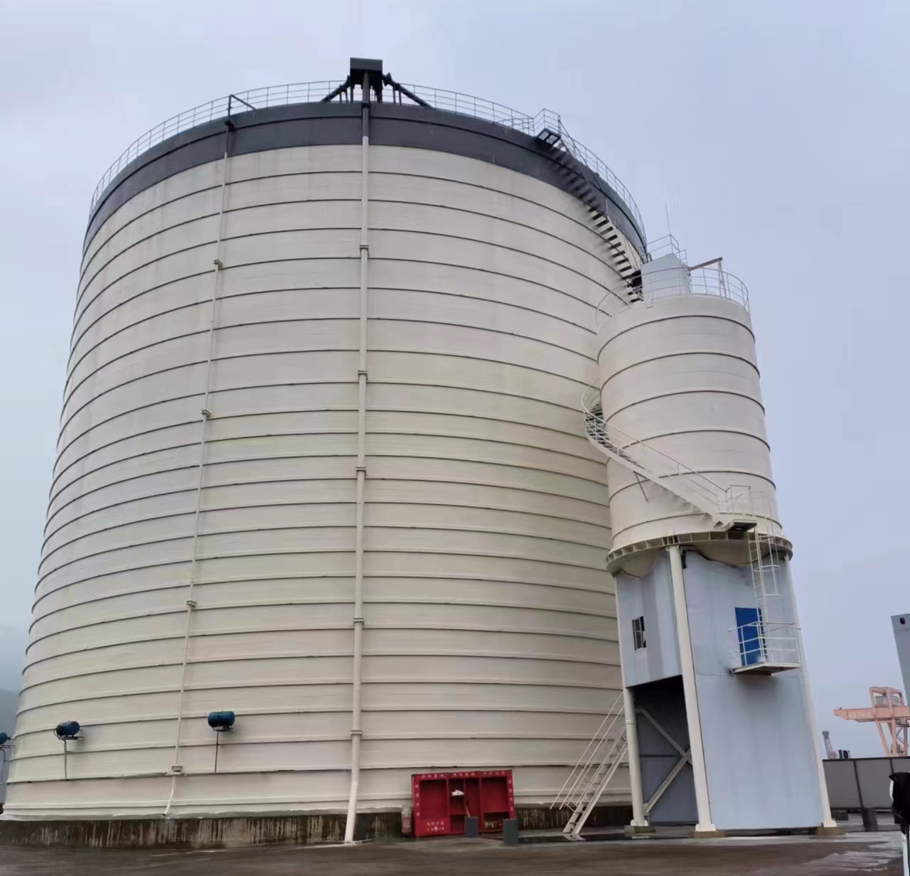 张湾10万吨水泥钢板库